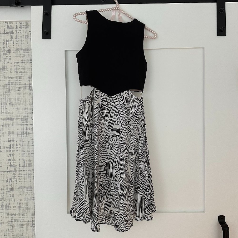 Donna Mizani Cut Out Sides Dress - Black and White - Women's Small